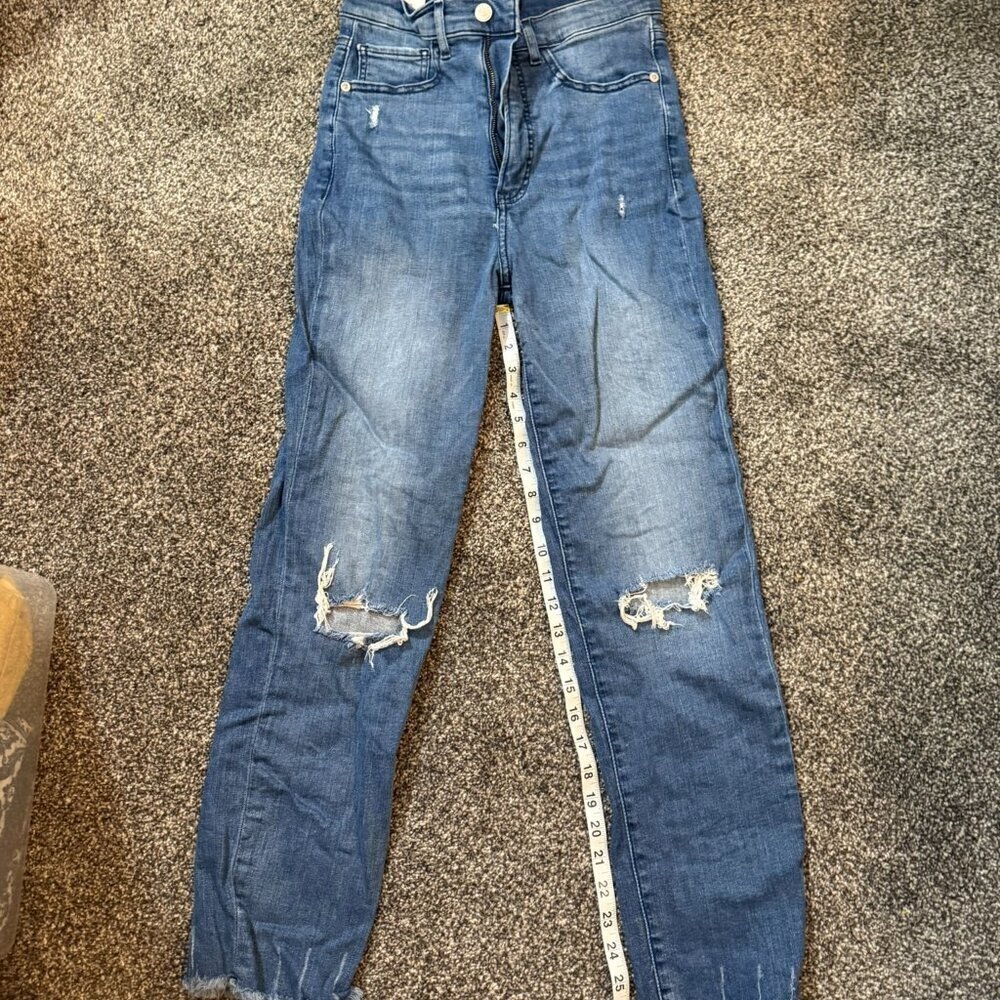 Express women's 6R jeans - distressed